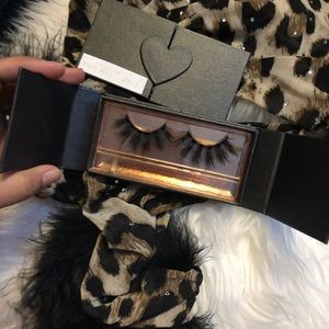 Secret kitty lux co. Eyelashes